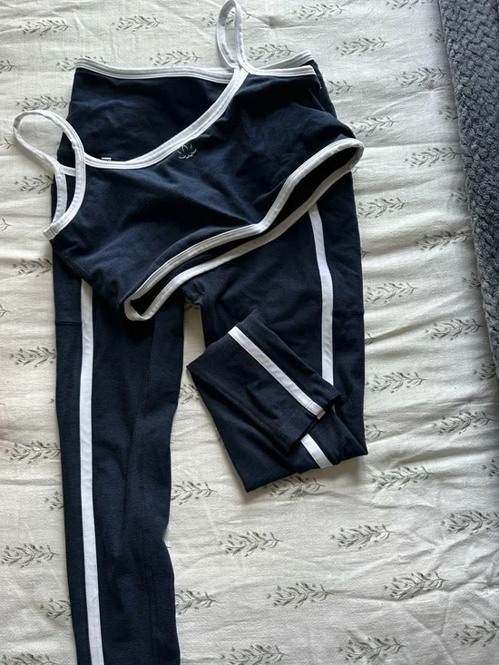 Beyond Yoga Spacedye New Moves Navy Set - Picture 13 of 15